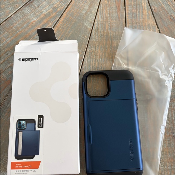 Spine Slim Armor CS case, for the iPhone 12 Pro and iPhone 12 - NEW! - Picture 4 of 7